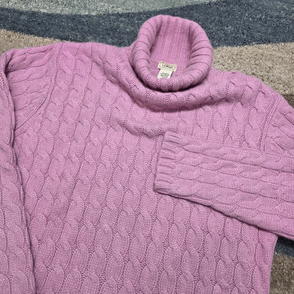 L.L. Bean Women’s Pink Cable Knit Turtleneck Sweater Size Medium Wool Blend